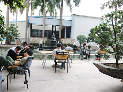 潤東方環(huán)?？照{公司銷售部職工休閑區(qū)